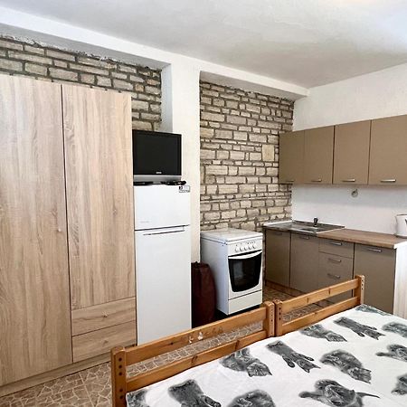 Apartmani Lidija Karin Donji Donji Karin Exteriör bild