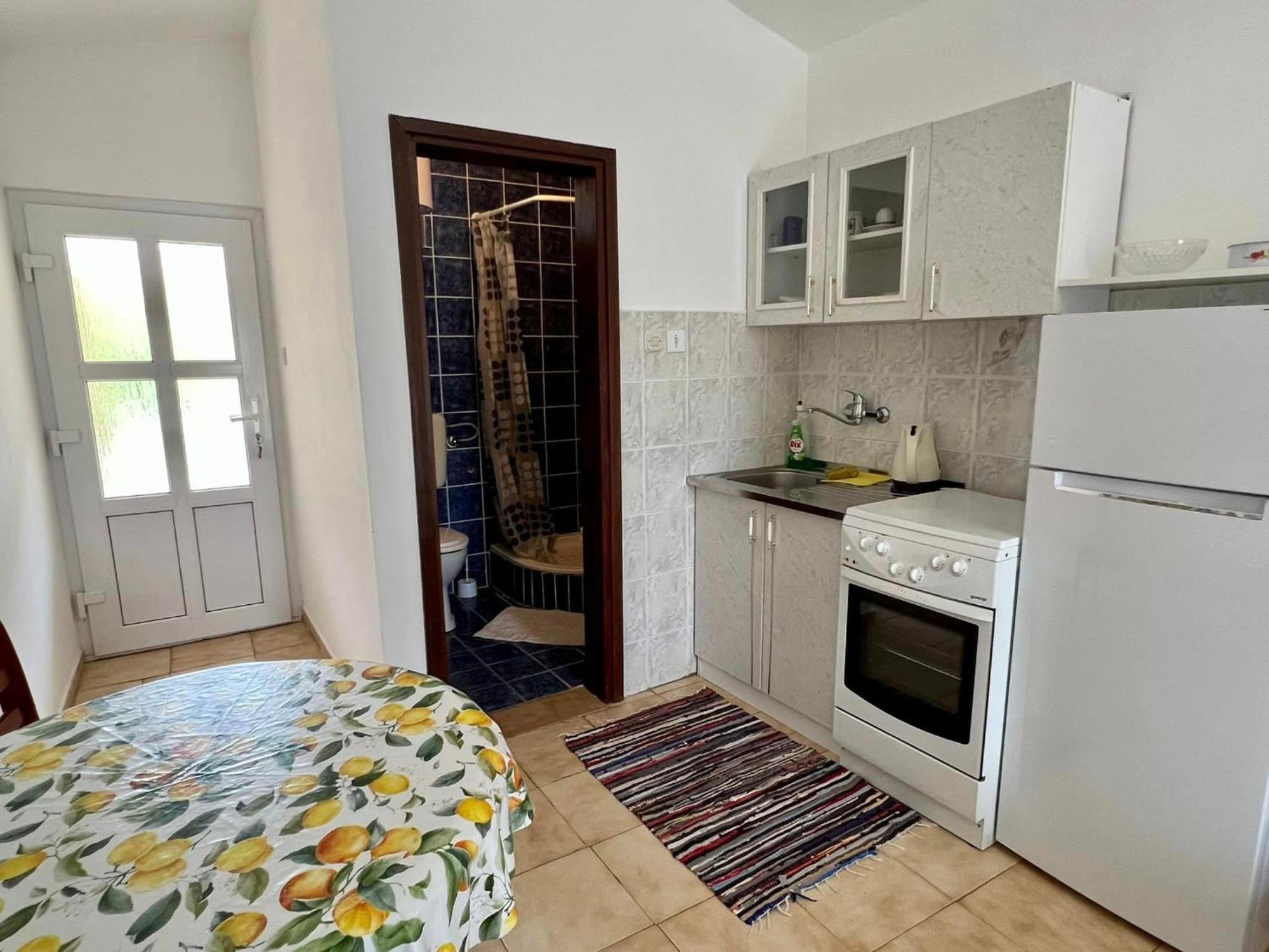 Apartmani Lidija Karin Donji Donji Karin Exteriör bild