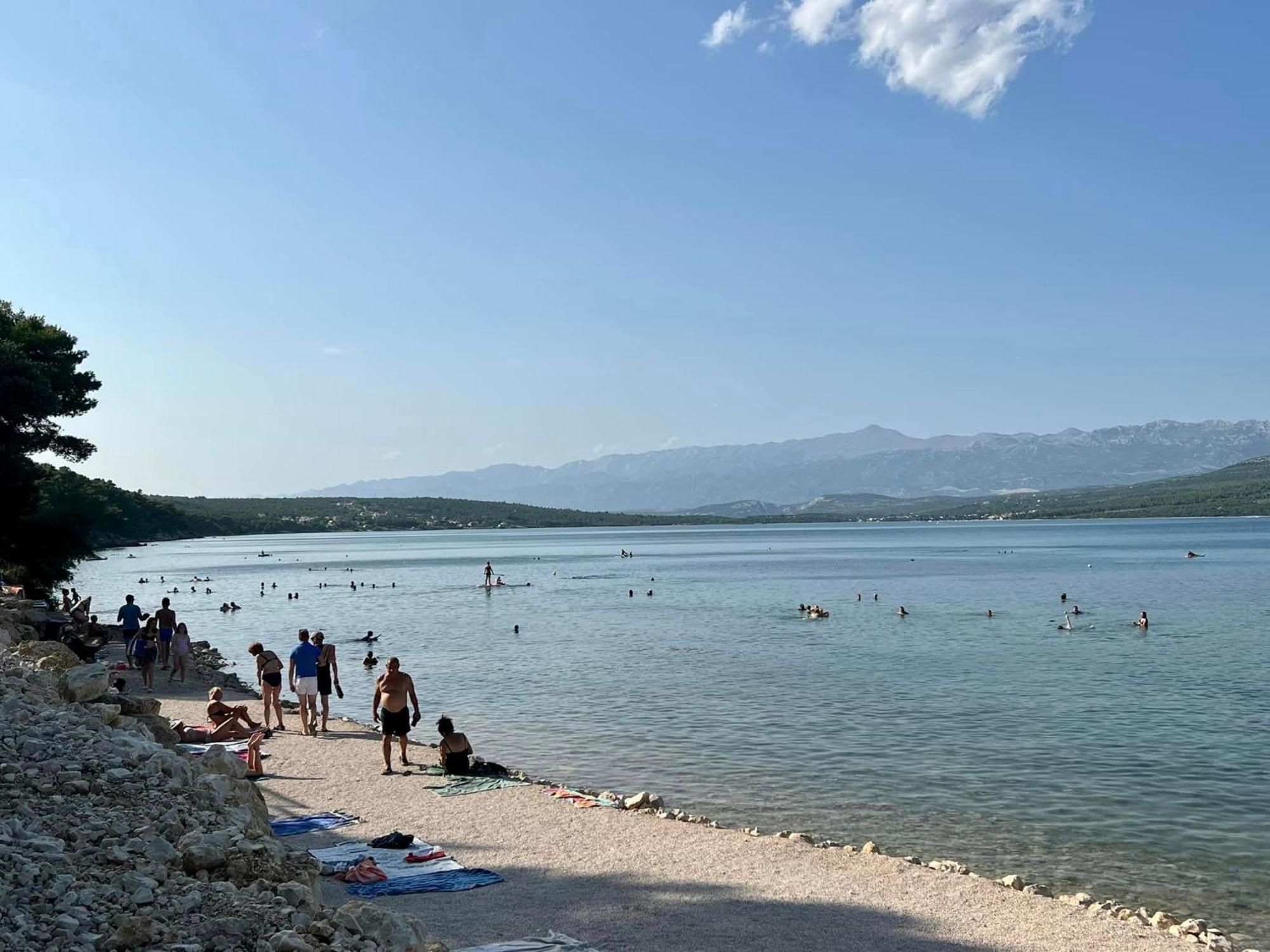 Apartmani Lidija Karin Donji Donji Karin Exteriör bild