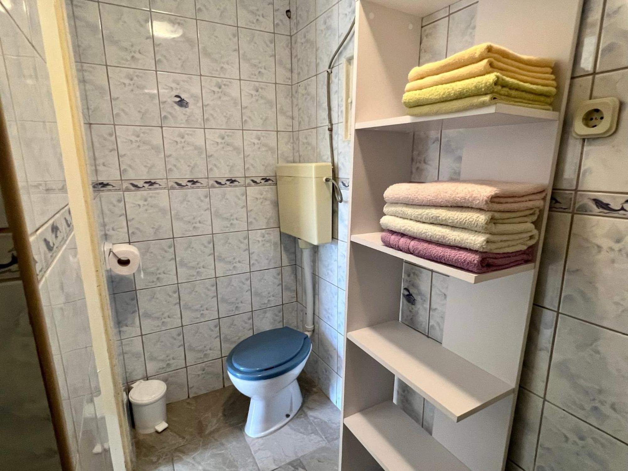 Apartmani Lidija Karin Donji Donji Karin Exteriör bild