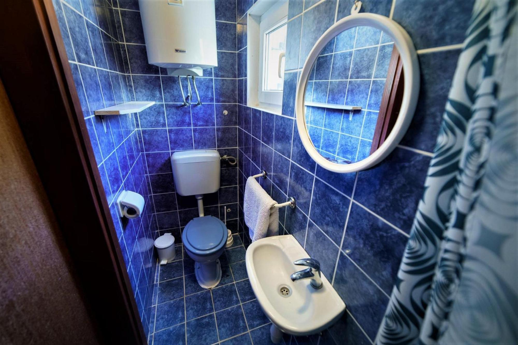 Apartmani Lidija Karin Donji Donji Karin Exteriör bild