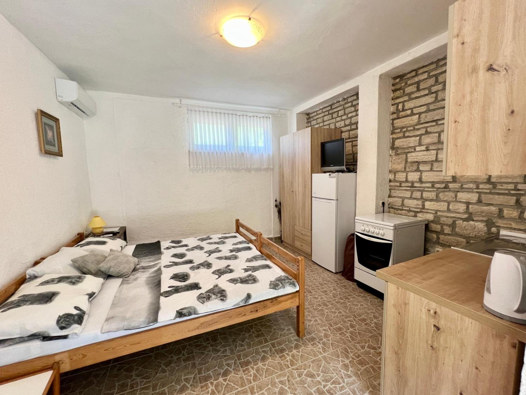 Apartmani Lidija Karin Donji Donji Karin Exteriör bild