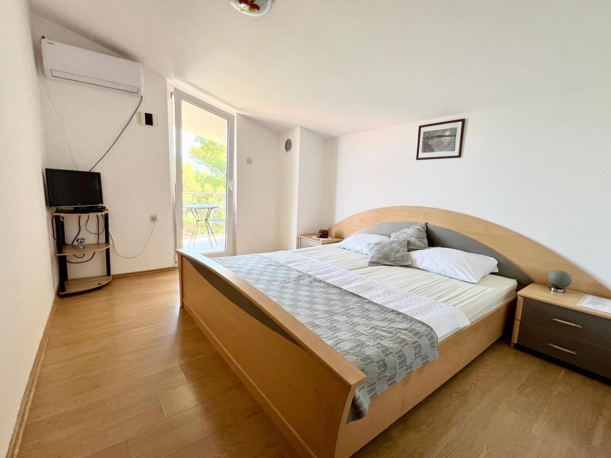 Apartmani Lidija Karin Donji Donji Karin Exteriör bild