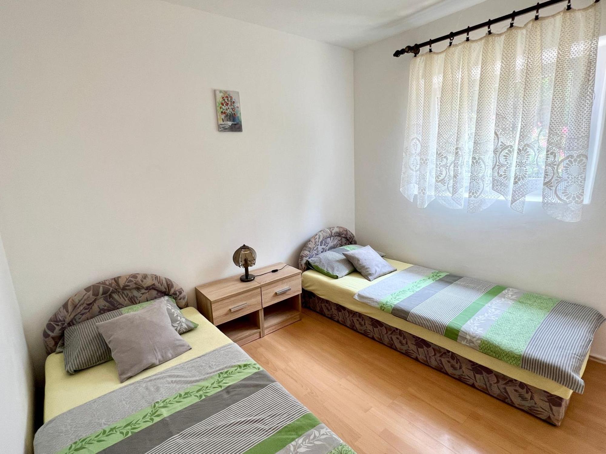 Apartmani Lidija Karin Donji Donji Karin Exteriör bild